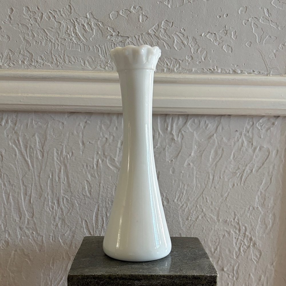 9 inch While Milk Glads Vase | Bud Vase | Flower Vase